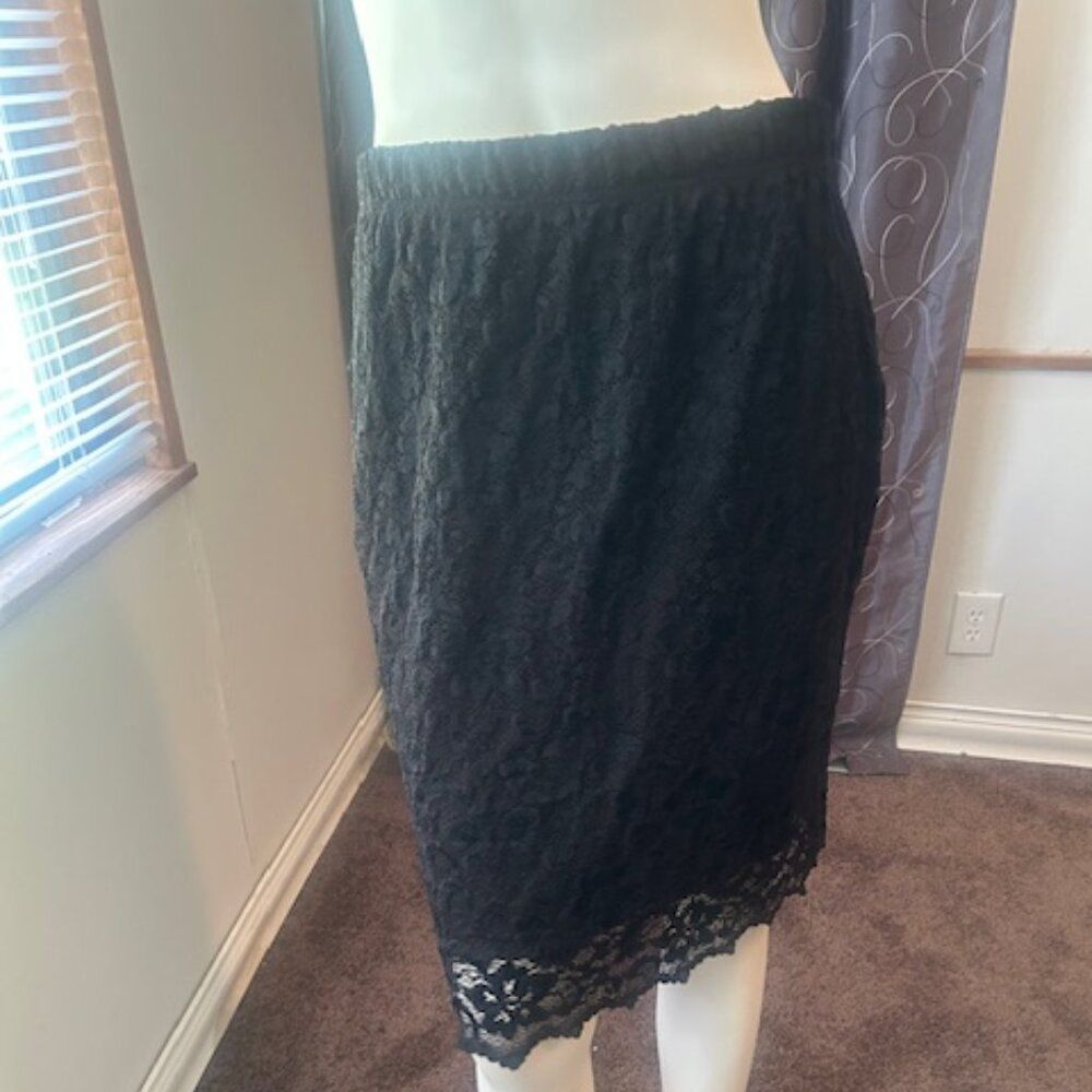 Apostrophe Stretch Black Lace pencil skirt, size M